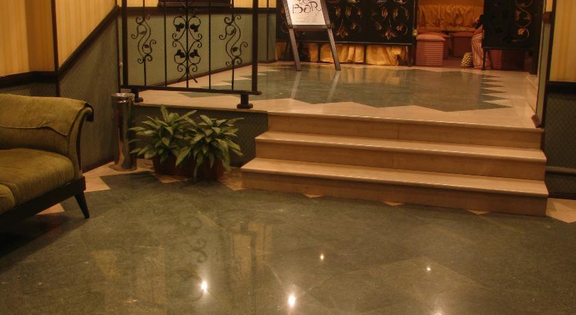 Hotel Diplomat