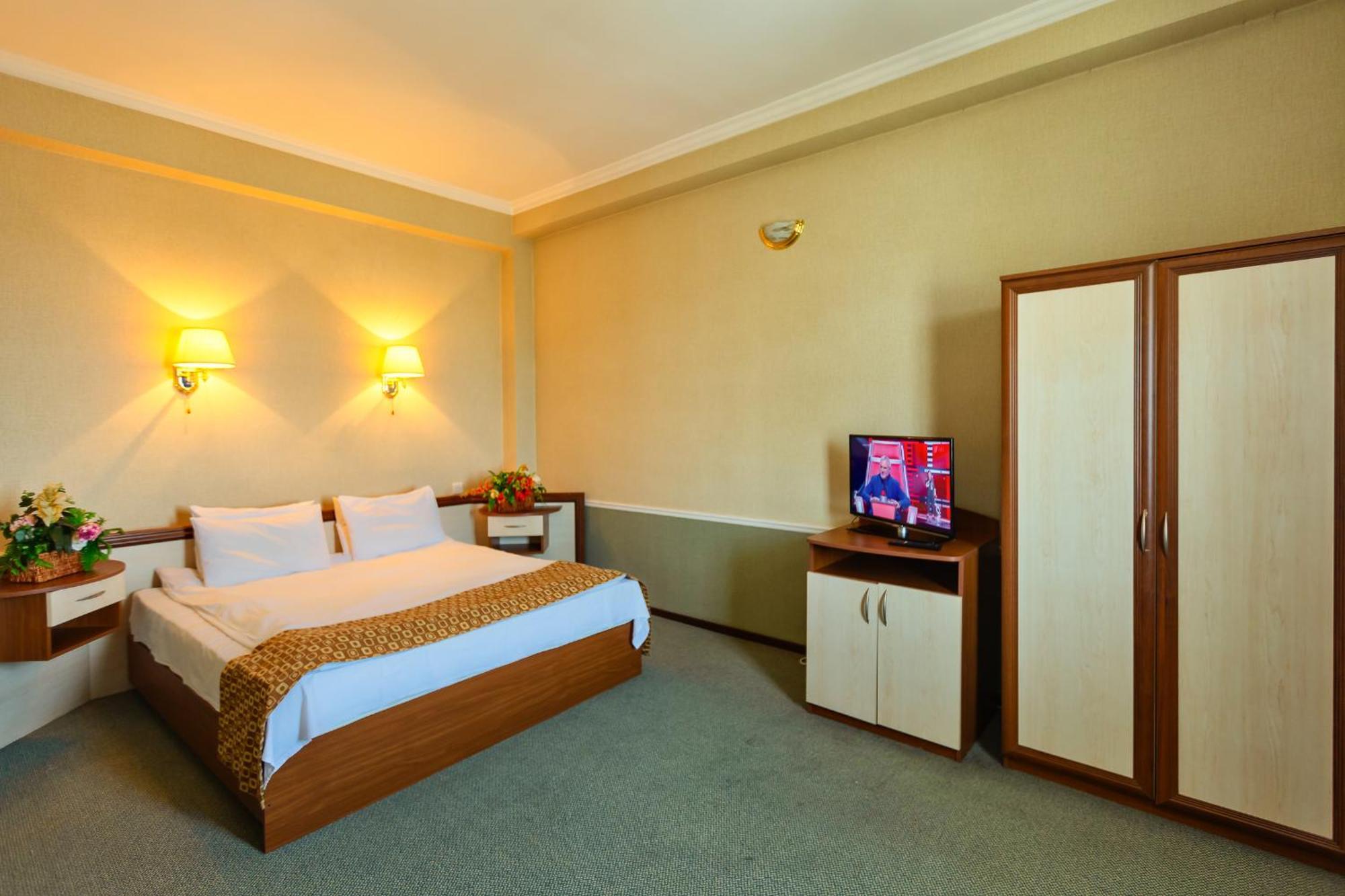 Diplomat Hotel 3*