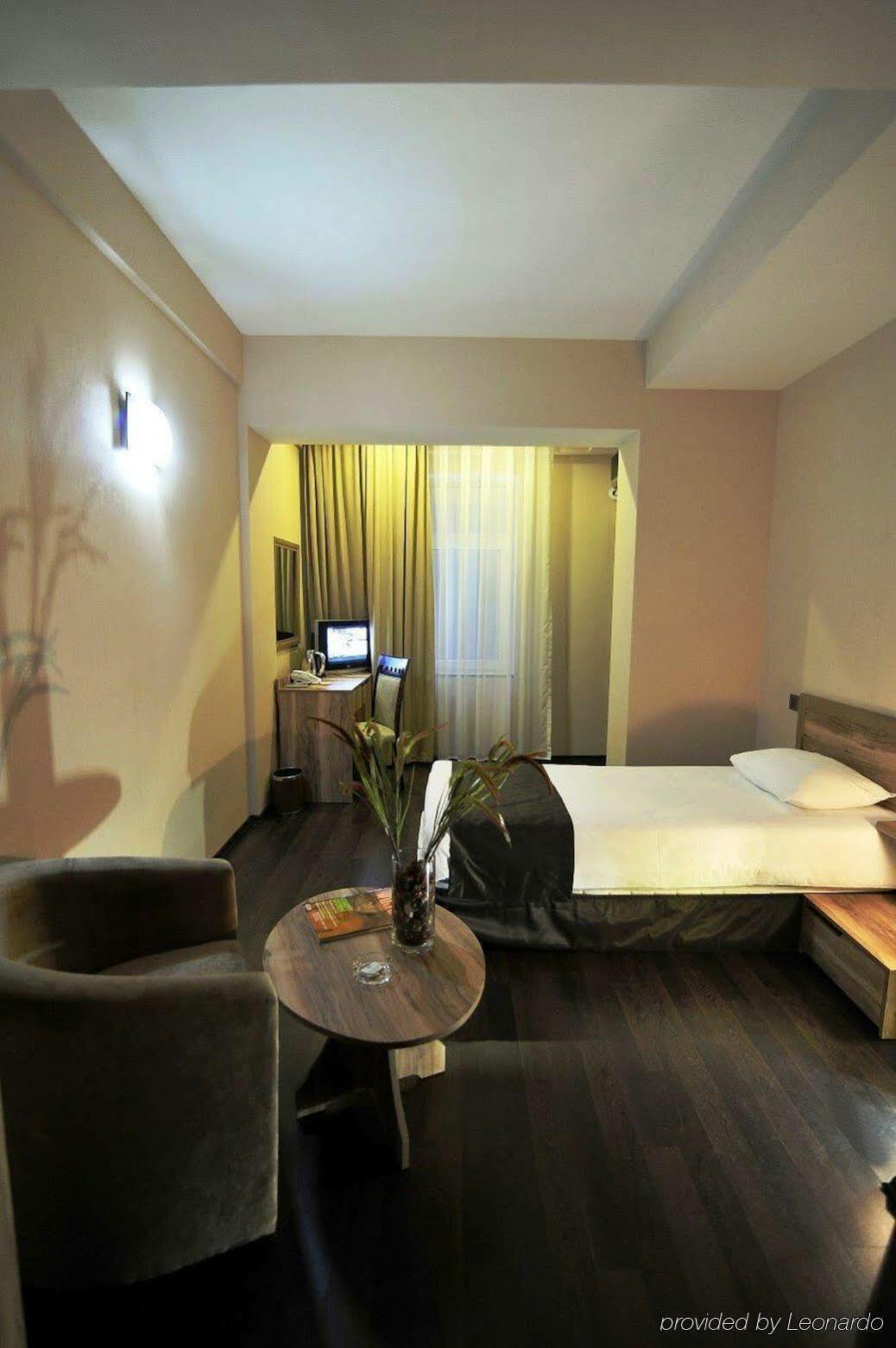 Diplomat Hotel 3*